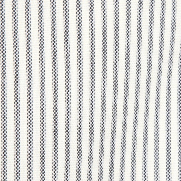 Theory Linen Blend Shorts - Picture 3 of 9